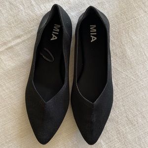 Mia black flats